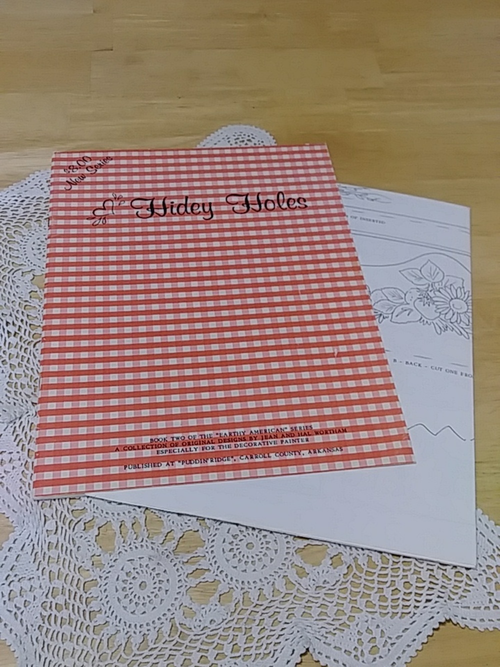 Vintage Hidey Holes Decorative Painting Booklet, Earthy American Series